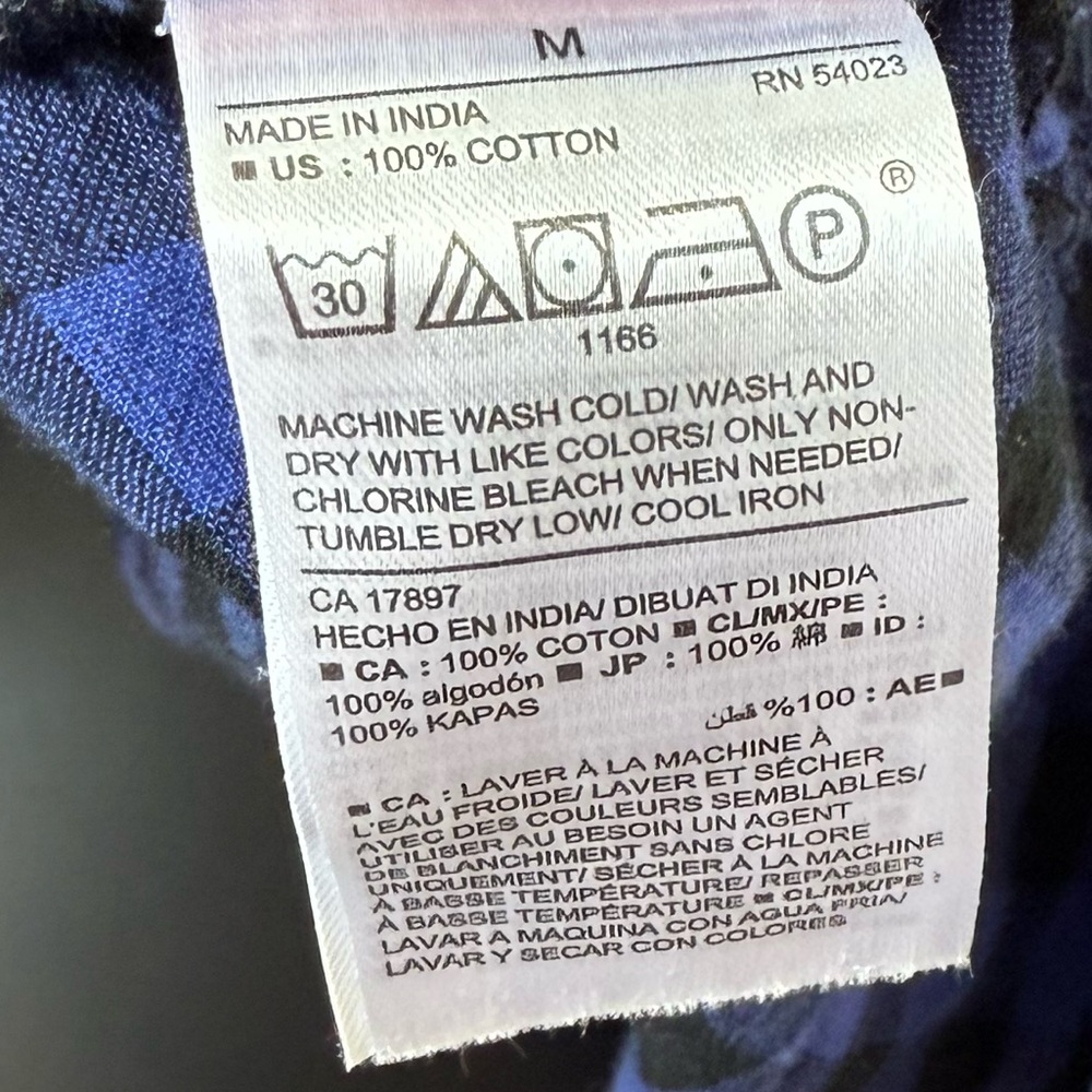 Old Navy Blue and Black Plaid Women’s‎  Shirt - Picture 6 of 8